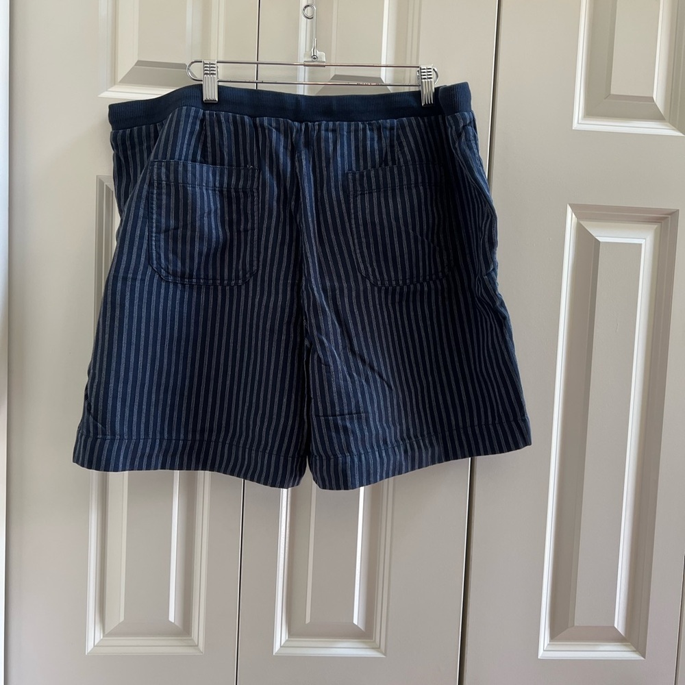 J. Jill Blue and White Shorts with Striped Design - Size XL - Picture 6 of 8